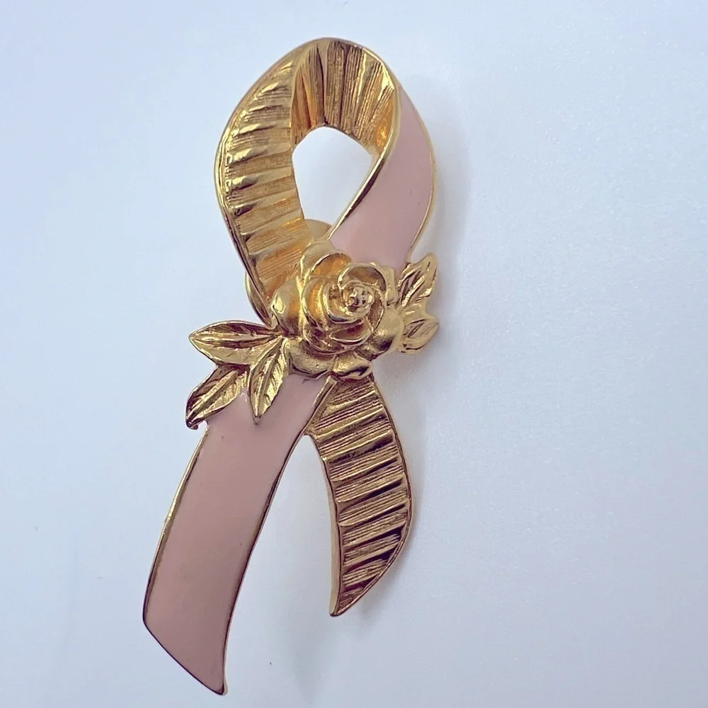 AVON Breast Cancer‎ Awareness Pin - Picture 4 of 5